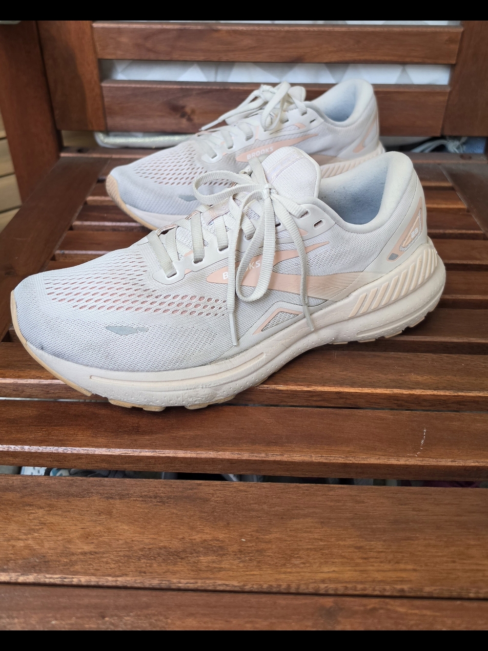 Brooks Adrenaline GTS 23 women's size 10.5